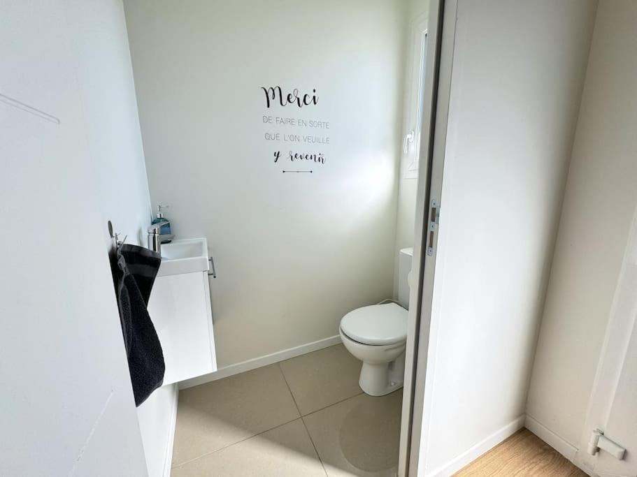 Vakantiehuis La Maison Bleue - Plain-pied Proche Plages Et Caen *