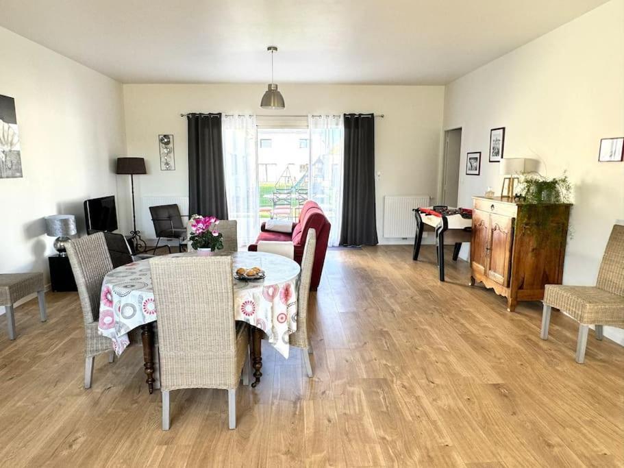 Vakantiehuis La Maison Bleue - Plain-pied Proche Plages Et Caen Rosel
