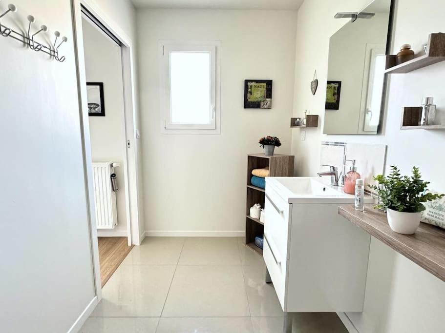 Vakantiehuis La Maison Bleue - Plain-pied Proche Plages Et Caen *